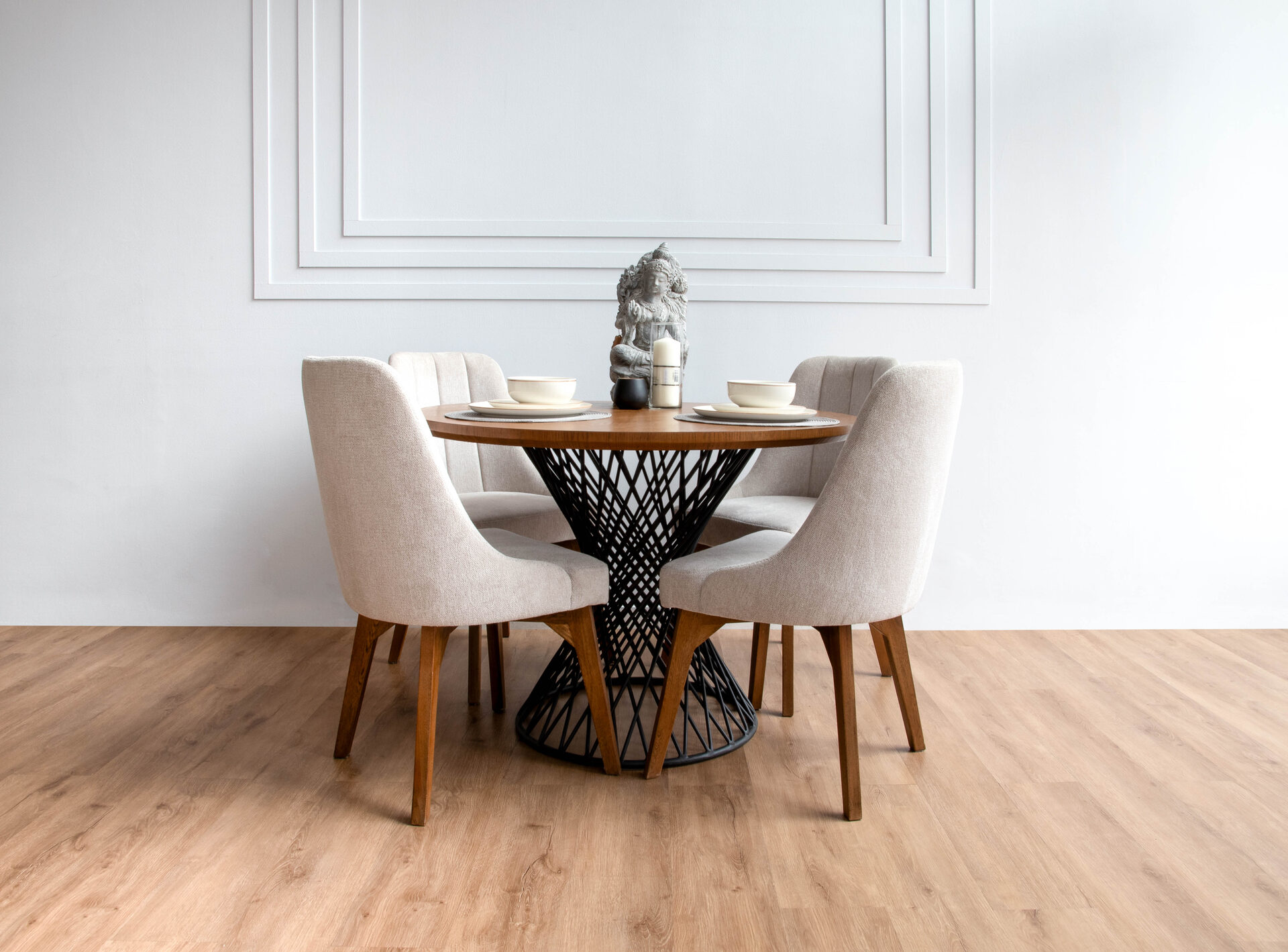 Comedor Nido con sillas Arish