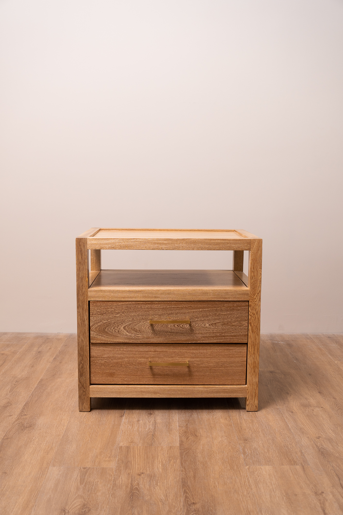 Mesa de noche Aquiles